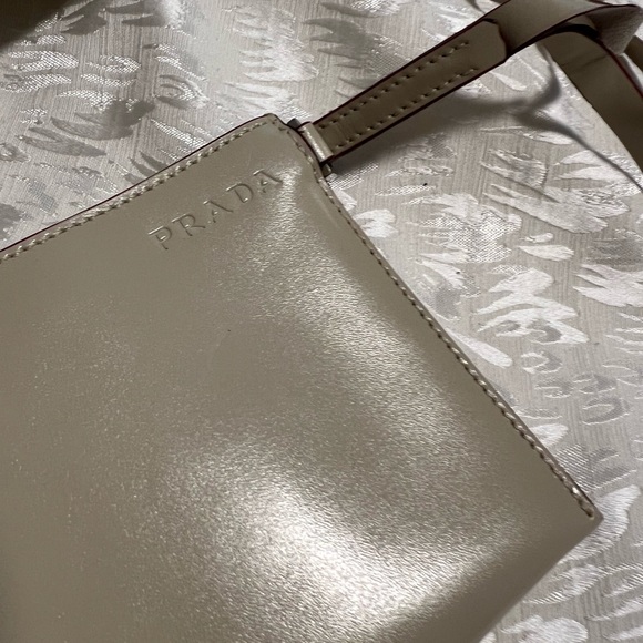 Authentic VINTAGE Prada Vitello Shopping Tote and Pouch - Picture 4 of 8